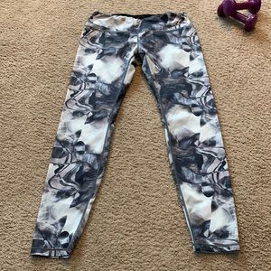 5/$25❗️ODODOS  black white gray swirl pattern Leggings size M